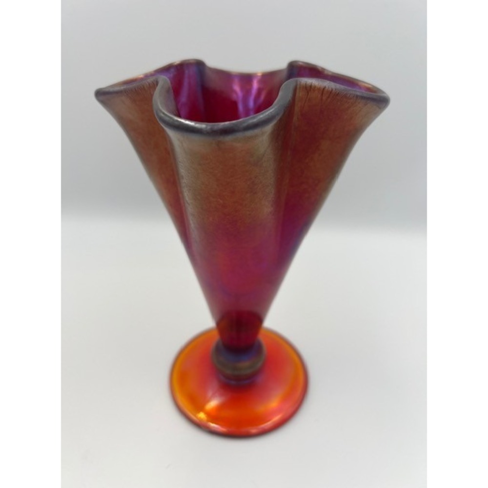Fenton Art Glass Ruby Amberina Stretch Glass Cloverleaf Ruffled Trumpet Vase 8.5